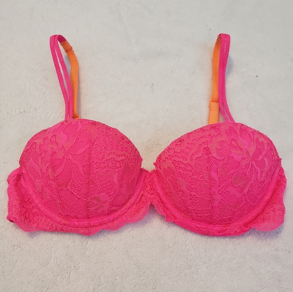 Victoria's Secret Bra 32B and Thong - Picture 2 of 5